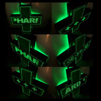 Apotekarski krst 100x100cm napravljen od displeja prikaz animacija aplikacija teksta datuma vremena i temperature