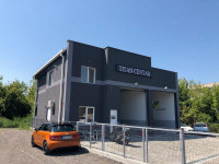 titan centar krusevac P10 displej beli 420x55cm