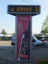 totem od prosvetljenog back light vinil platna-sa-stampom-sa zutim led displejem